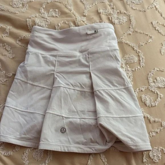 lululemon athletica White Athletic Shorts - Picture 2 of 5